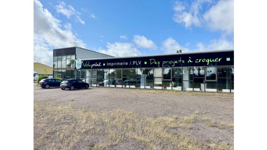 Local d'activité 2800m² à vendre à Perrigny RN6 