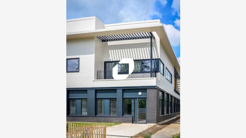 Vente Local d'activité 1268m² Persan