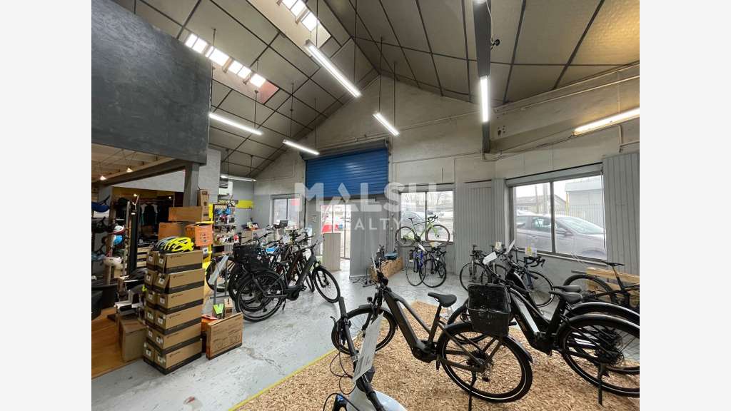 AV local d'activités 254m² à Oullins-Pierre-Benite