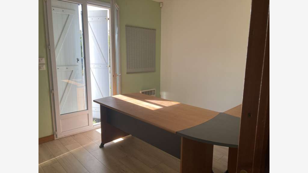 Vente locaux d'activités 860m² à Pierre Buffière
