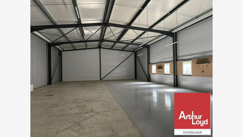 Entrepôt 979m² à vendre zone Daudel Pierrelatte