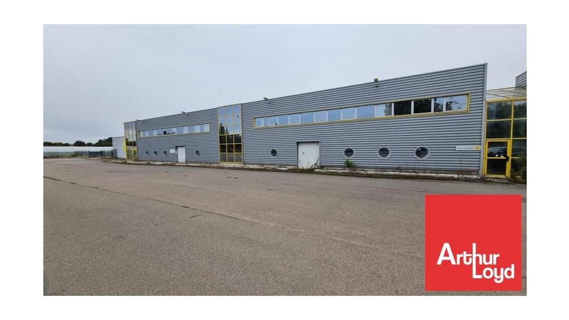 AV bâtiment industriel 5595m² à Plaine-et-Vallées
