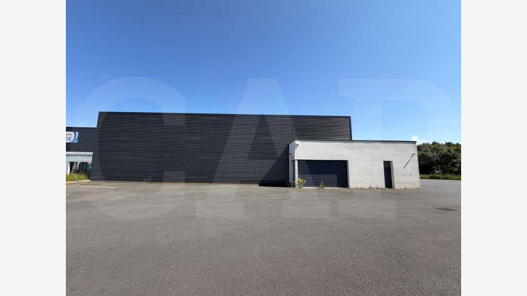 A vendre local d'activité de 324m² à Plaintel