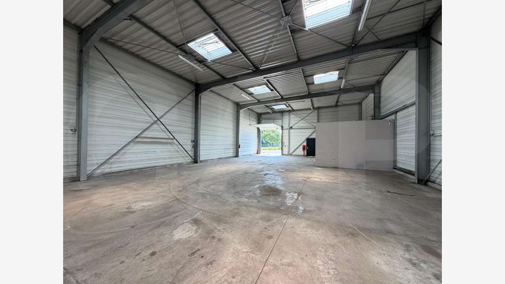 A vendre local d'activité de 324m² à Plaintel