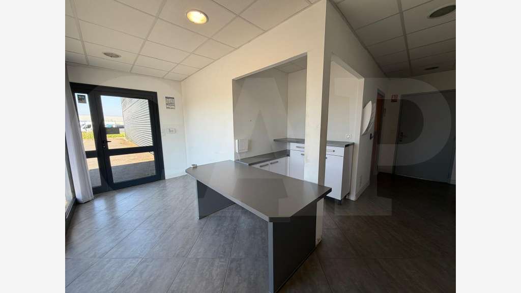 A vendre local d'activité de 324m² à Plaintel
