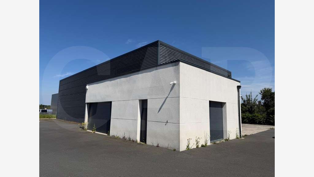 A vendre local d'activité de 324m² à Plaintel