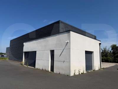 A VENDRE LOCAL D'ACTIVITÉ À PLAINTEL. BONNE V