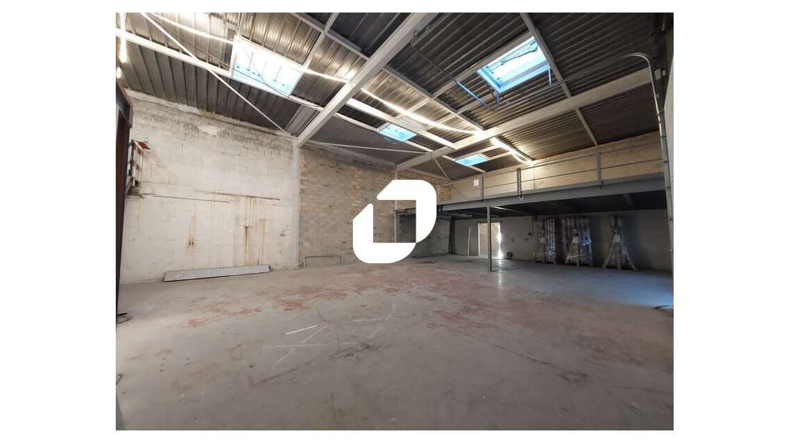 Vente Local d'activité 177m² Plaisir