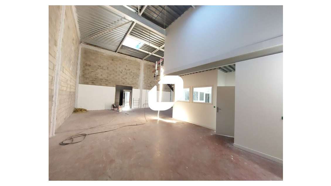 Vente Local d'activité 178m² Plaisir