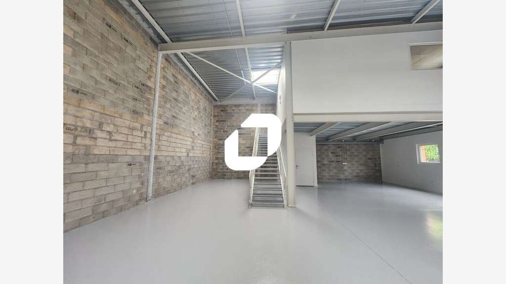 Vente Local d'activité 200m² Plaisir