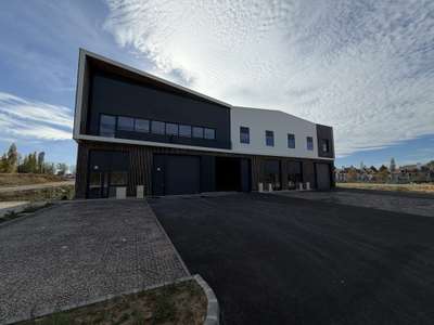 Cellule d'activité de 495m² à vendre en zi Plaisir