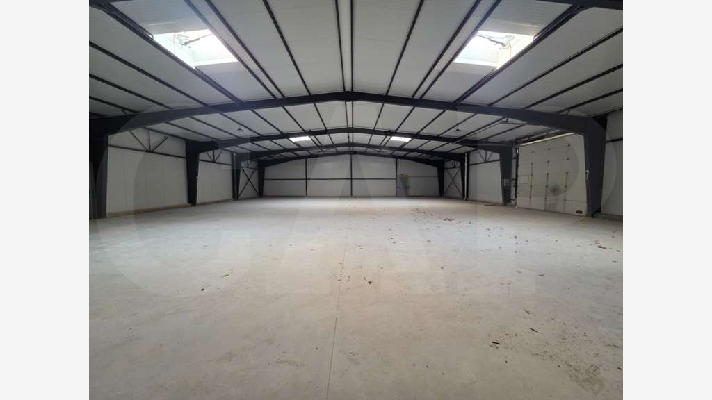 À VENDRE – LOCAL D’ACTIVITÉ À PLERNEUF AVEC VISIBI