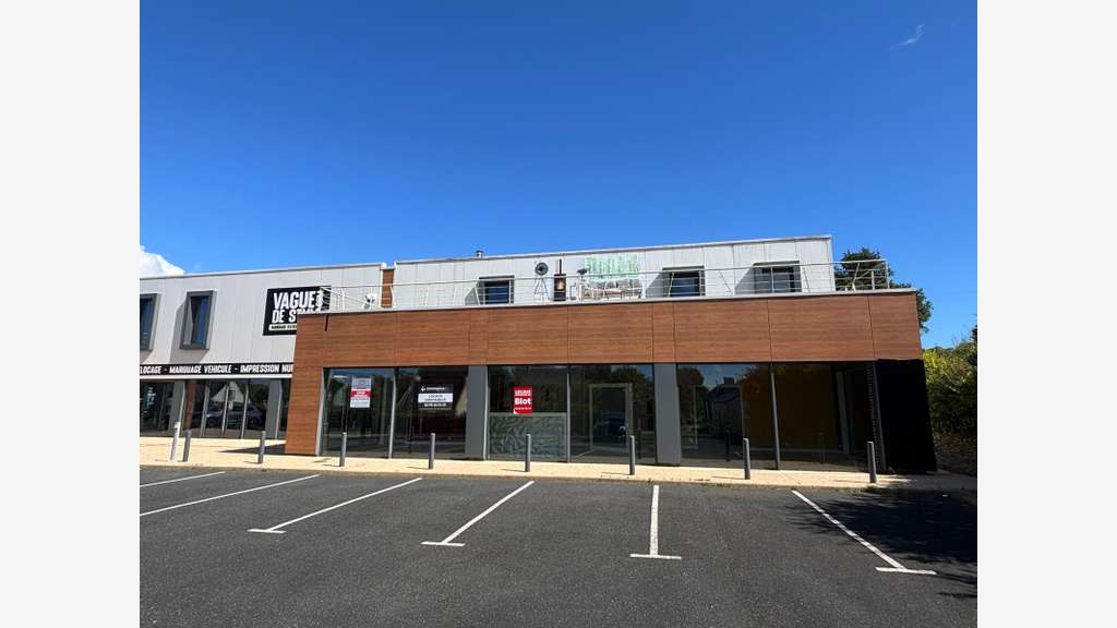 A vendre local commercial d'activité 325m² Pleuven