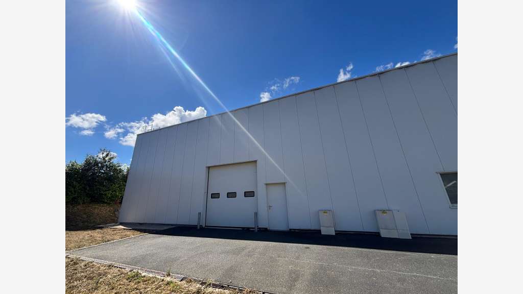 A vendre local commercial d'activité 325m² Pleuven
