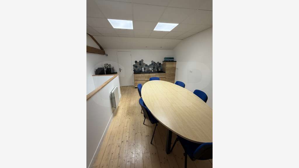 A VENDRE Secteur AURAY - Bâtiment d'activités de 2