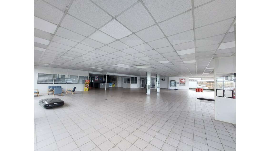 A vendre local d’activité de 1 000m² Vannes Ouest