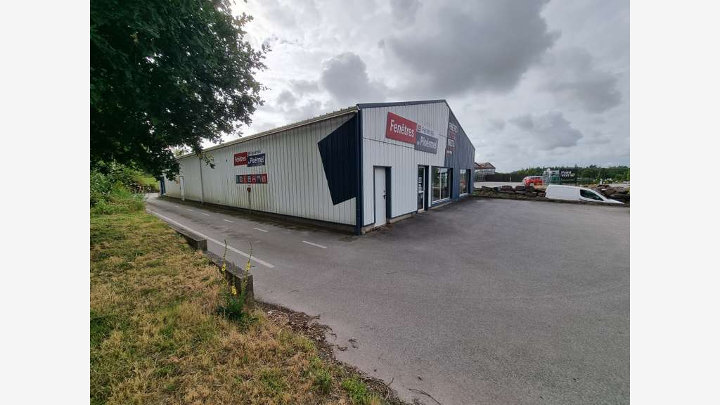 Vente murs commerciaux 450m² en zc Ploërmel