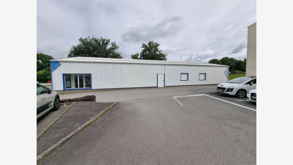 Vente murs commerciaux 450m² en zc Ploërmel