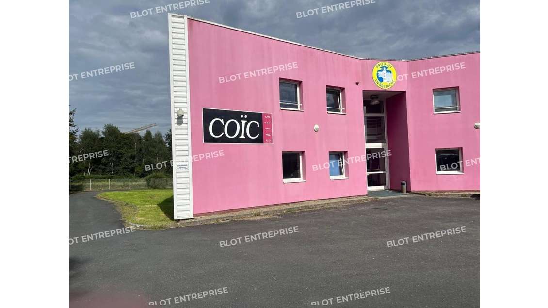 A vendre locaux 1211m² zone de Penhoat à Plomelin