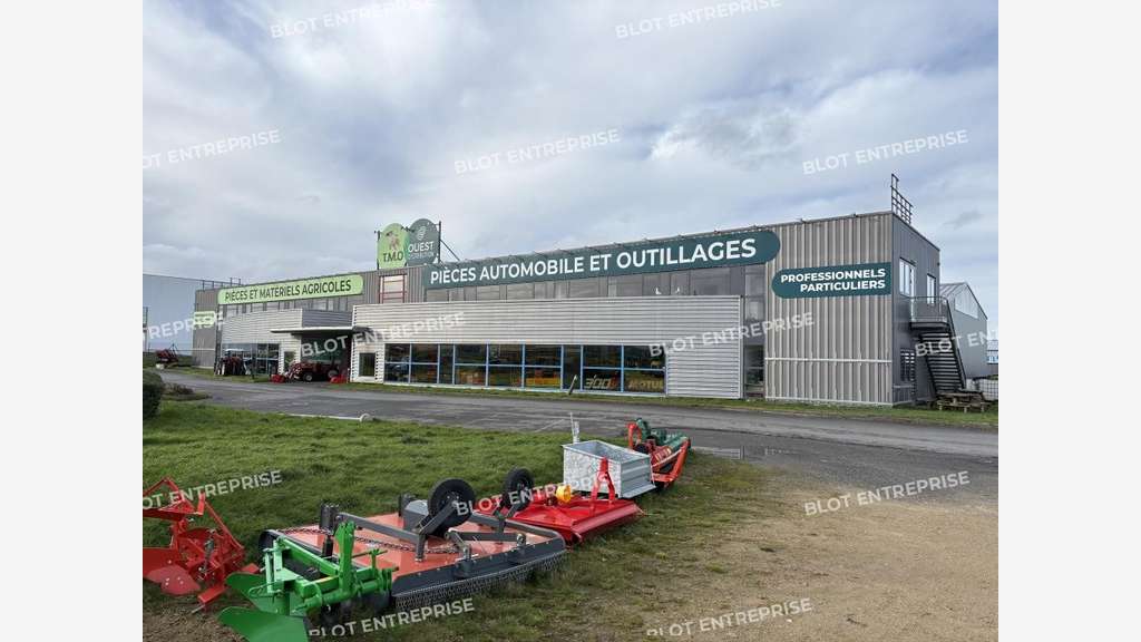 À VENDRE - LOCAL D'ACTIVITES - 2 400 m² - P