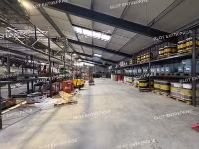 À VENDRE - LOCAL D'ACTIVITES - 2 400 m² - P