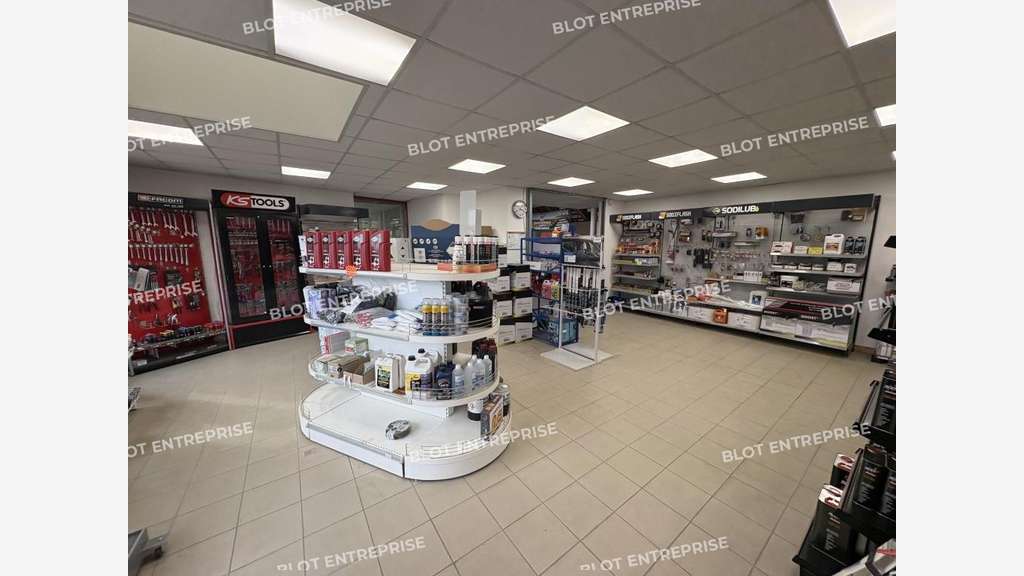 À VENDRE - LOCAL D'ACTIVITES - 2 400 m² - P