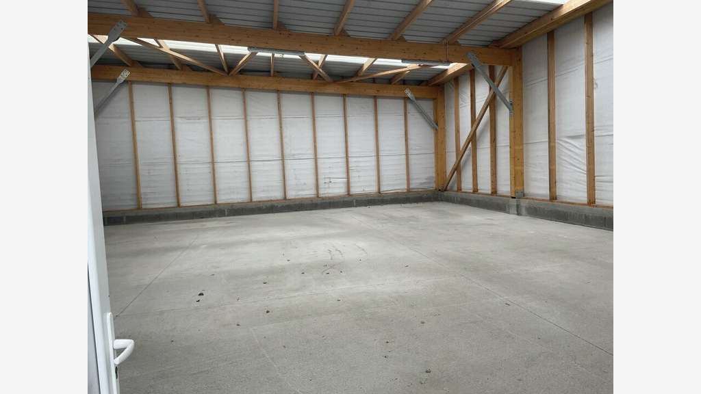 A vendre local 310m² zone de Mescouezel à Plouzané