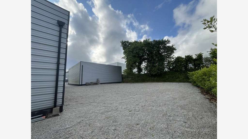 A vendre local 310m² zone de Mescouezel à Plouzané