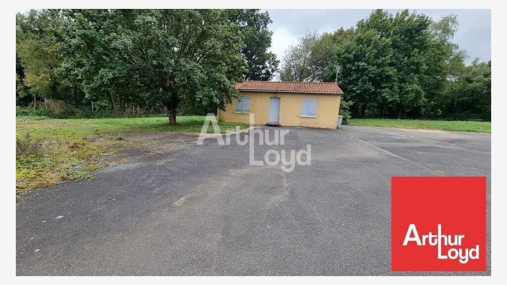 Local activité 250m² sur 8500m² à vendre à Ligugé 