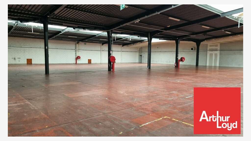 Entrepôts logistique 1458m² à vendre à Poitiers