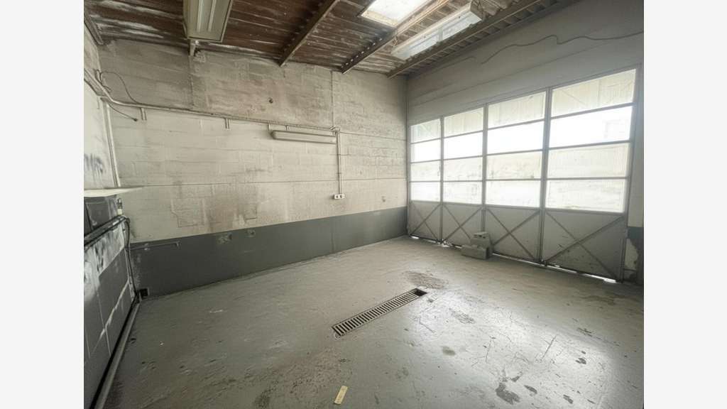 Local d'activité de 310 m2 au coeur de Poitiers,