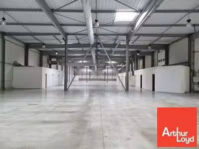 Local 535m² à vendre à Poitiers zone Temps Moderne