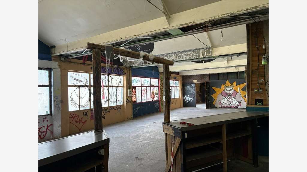 Local professionnel de 615m² à vendre à Poitiers