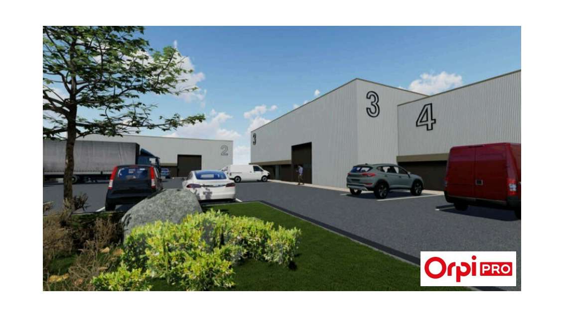 A vendre local d'activité de 389m² à Pommeret RN12