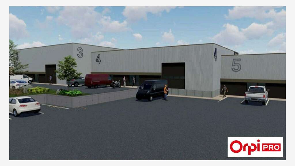 A vendre local d'activité de 389m² à Pommeret RN12