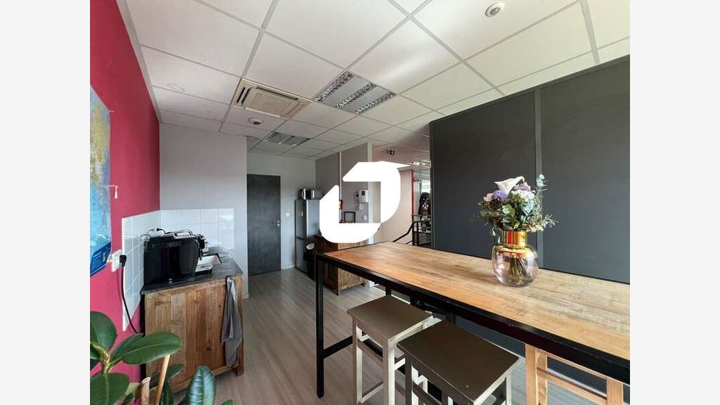 Vente Local d'activité 1650m² Pont a marcq