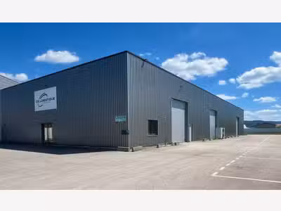 Batiment industriel de 1000m² en zone artisanale