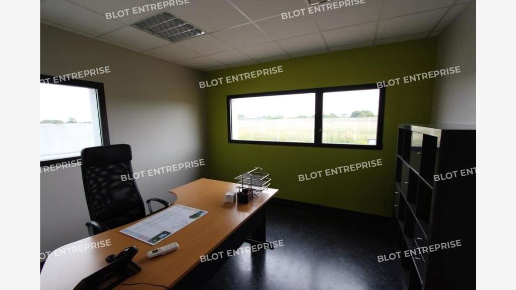 A vendre à louer locaux activité 577m² Pontchâteau