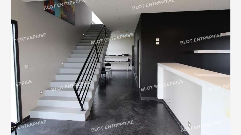 A vendre à louer locaux activité 577m² Pontchâteau
