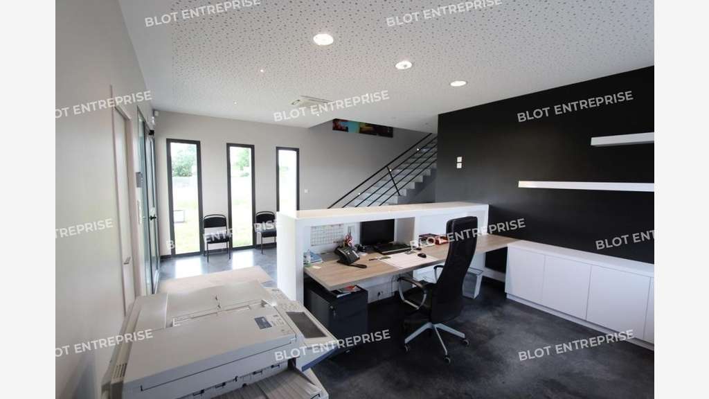 A vendre à louer locaux activité 577m² Pontchâteau