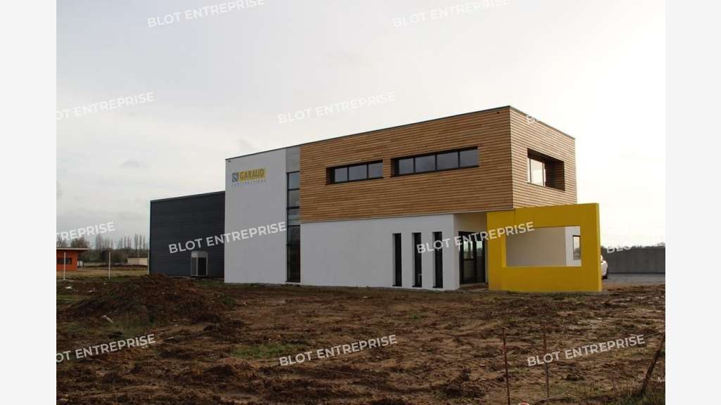 A vendre à louer locaux activité 577m² Pontchâteau