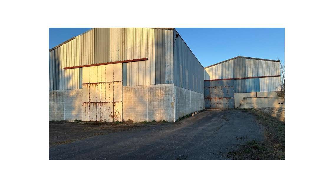 Hangar de stockage à vendre proche Pontfaverger