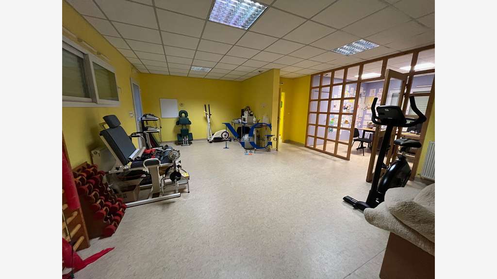 AV local commercial 115m² empl strat Pontivy