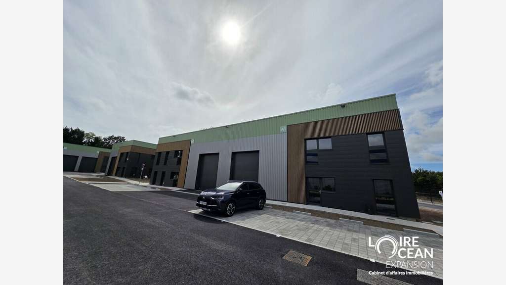 Vente locaux dans Village Les Malouines à Pornic