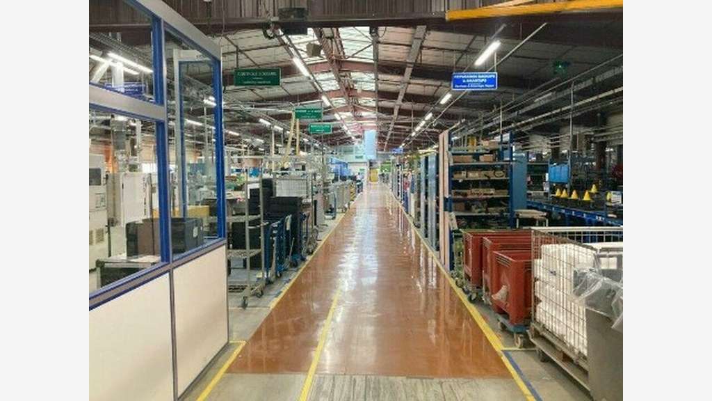 Bâtiment industriel 6889m² à vendre ZI Privas