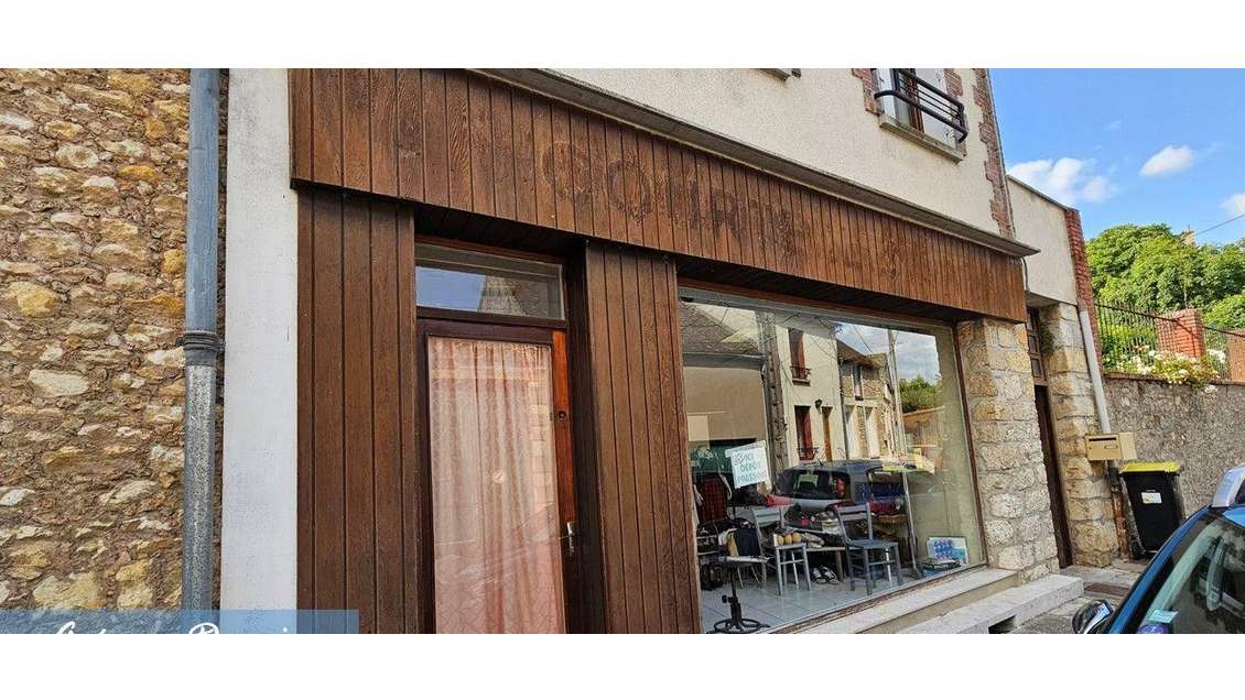 Vente local d'activités 595m² à Puiseaux