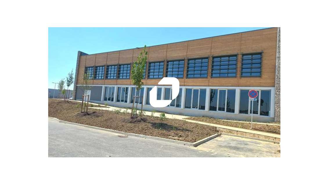 Vente Local d'activité 3255m² Puiseux en france