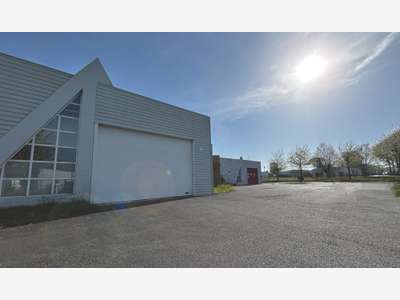 Bâtiment industriel 1080m² à vendre à Questembert
