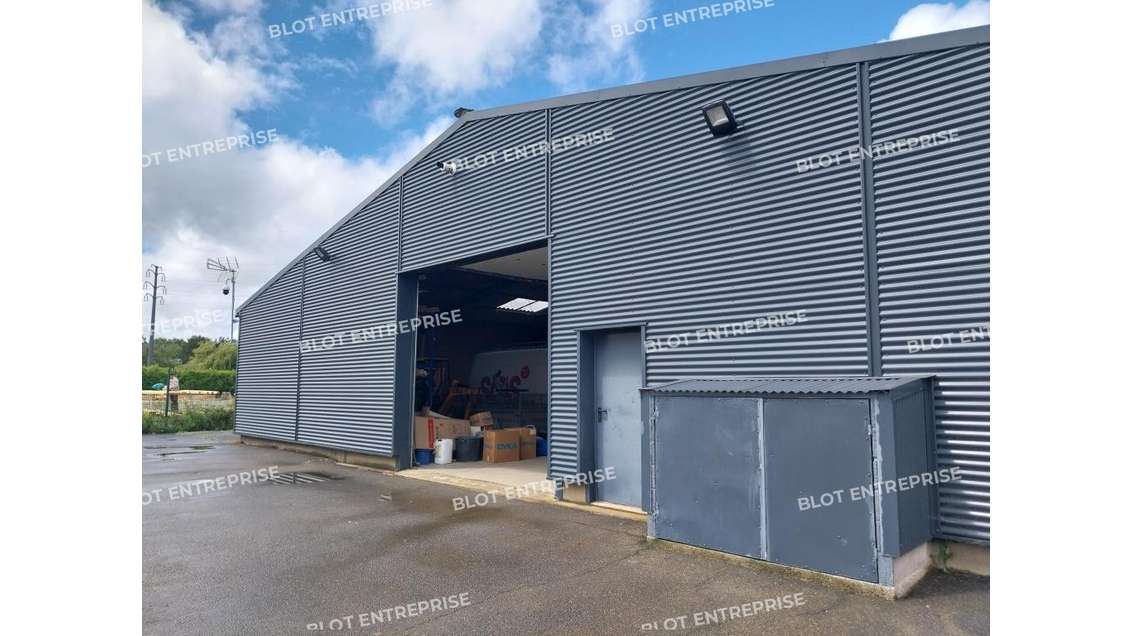A VENDRE - LOCAL D'ACTIVITE - QUEVERT - 600 m²