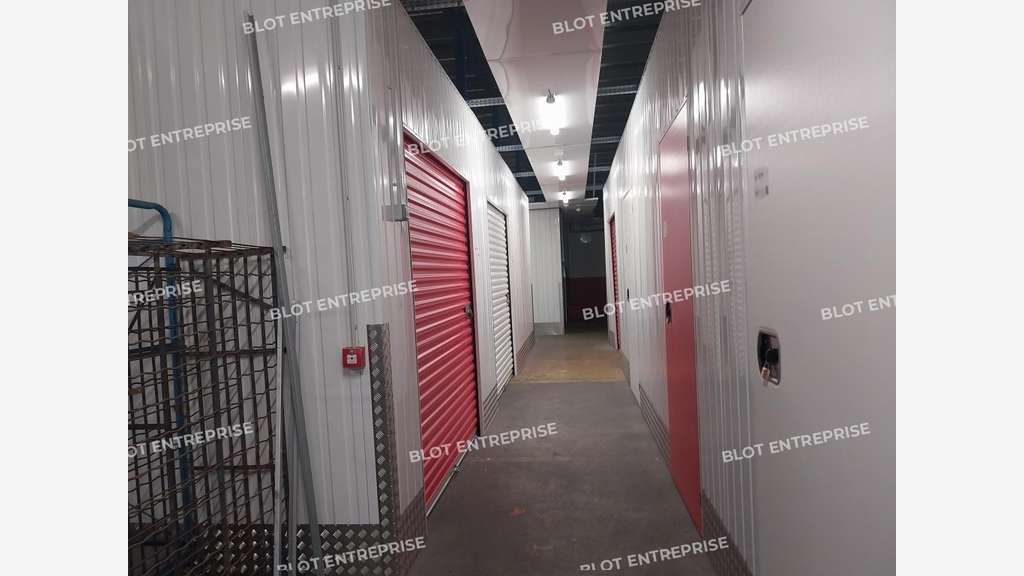 A vendre locaux d'activités 2 333m² à Quimper